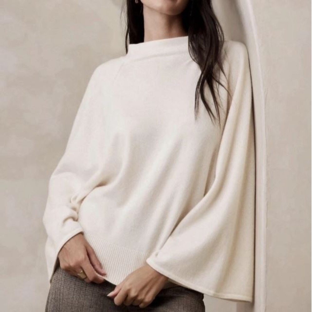 Banana Republic Calvina Cashmere Top Women's XS Ivory Sweater Flared Sleeve NWOT